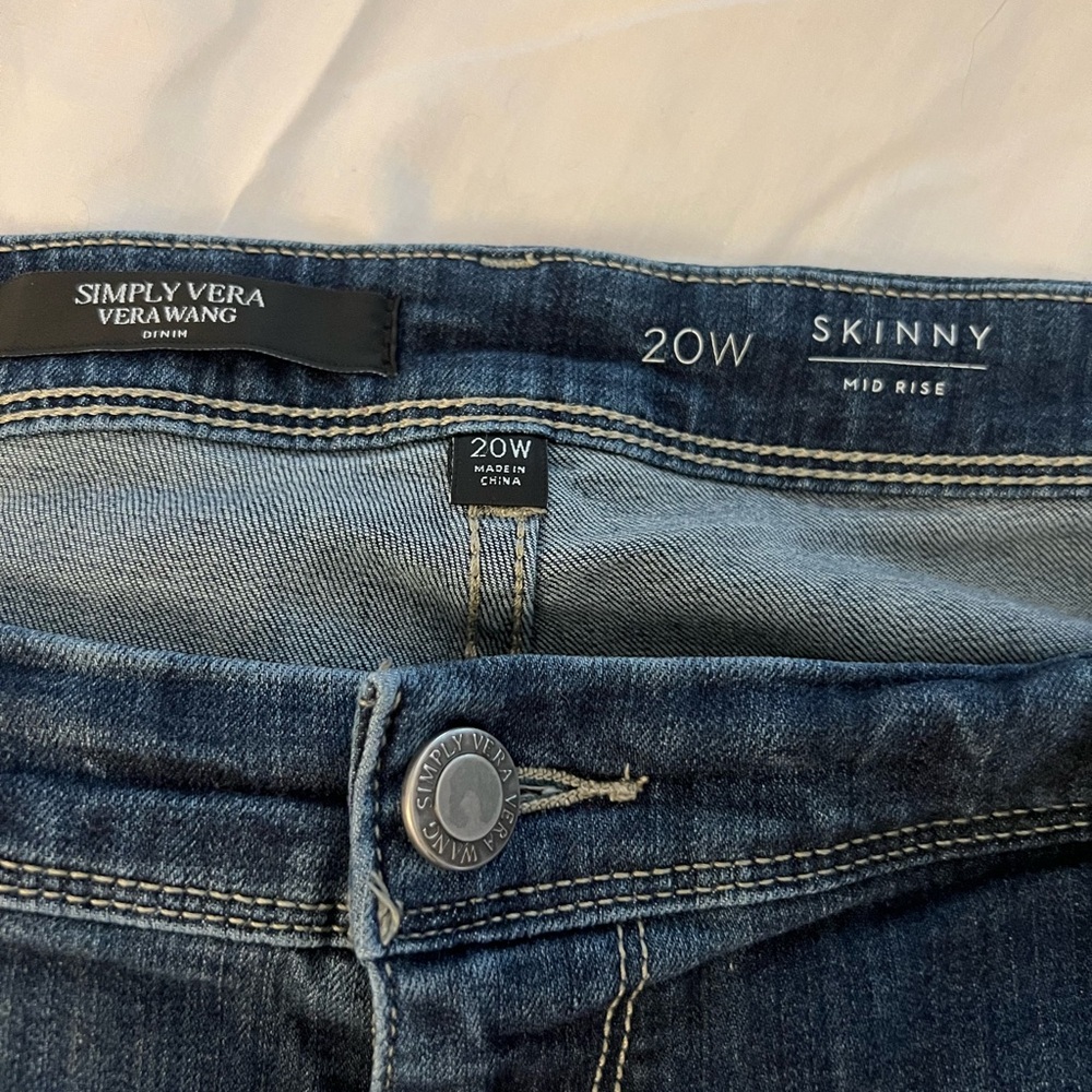 Simply Vera Vera Wang Blue Skinny Jeans with Classic Denim Appeal
